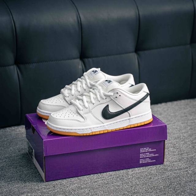 N版 核心私 Nike Dunk 全套原楦原模倾力打造完美版型 独家原厂航空铝磨具打磨大底 鞋头坡度极致还原 无解鞋型 原盒原配 圈内天花板工艺 原厂冲刀 超高