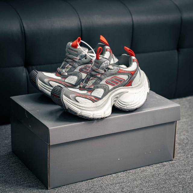 G5版 核心私 Balenciaga Cargo Sneaker 10Xl 巴黎世家 Balenciaga 2024 秋季大秀拉开帷幕，又一双更为夸张的鞋运动鞋