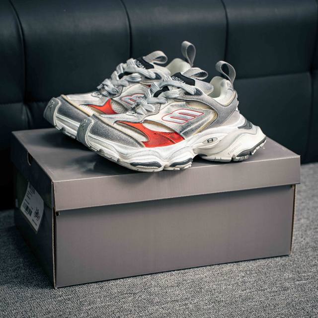 G5版 核心私 Balenciaga Cargo Sneaker 巴黎世家十一代 圆头系带 低帮生活休闲鞋 采用超细纤维和网布工装运动鞋来自Balenciaga