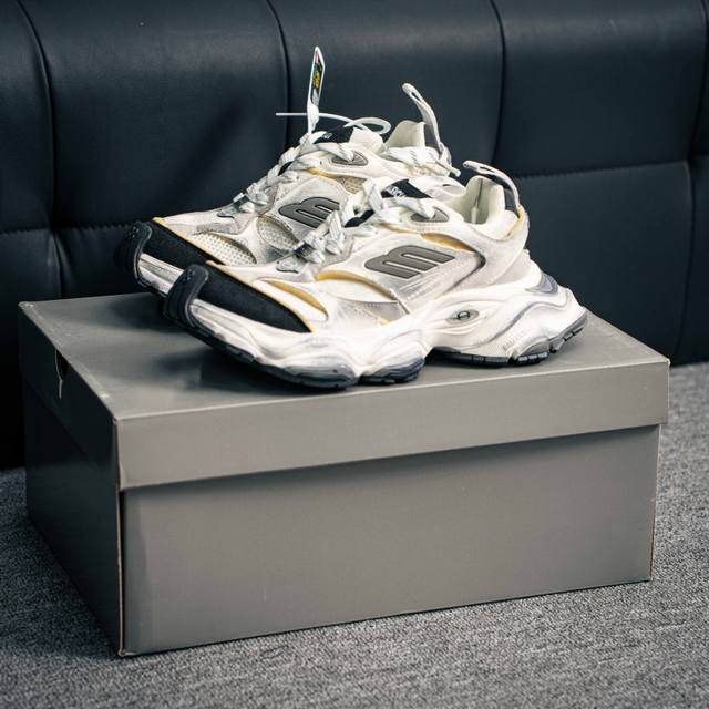 G5版 核心私 Balenciaga Cargo Sneaker 巴黎世家十一代 圆头系带 低帮生活休闲鞋 采用超细纤维和网布工装运动鞋来自Balenciaga