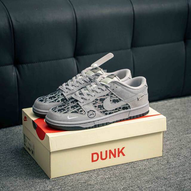 核心私 Nike Dunk 全套原楦原模倾力打造完美版型 独家原厂航空铝磨具打磨大底 鞋头坡度极致还原 无解鞋型 原盒原配 圈内天花板工艺 原厂冲刀 超高清洁度