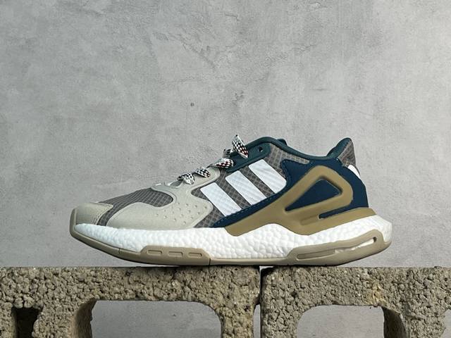 重磅福利 放店私 版本 Ad Day Jogger 夜行者二代 复古跑鞋原厂材料 原厂大底 私家独模 网布搭配麂皮拼接打造鞋面 极具复古风格鞋头及鞋跟点缀3M反