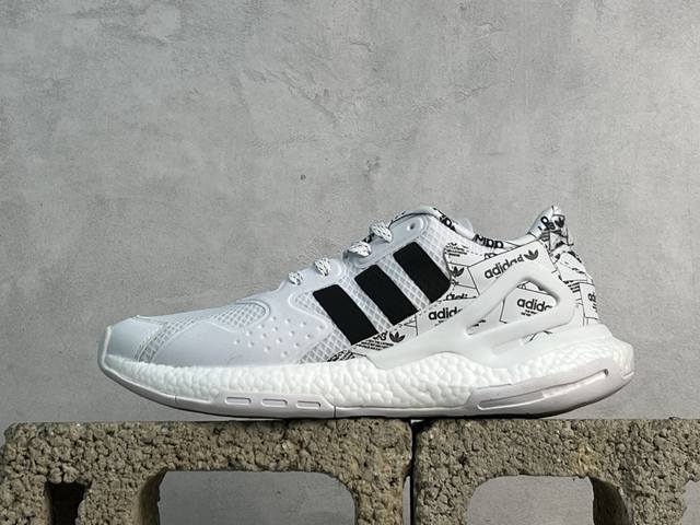重磅福利 放店私 版本 Ad Day Jogger 夜行者二代 复古跑鞋原厂材料 原厂大底 私家独模 网布搭配麂皮拼接打造鞋面 极具复古风格鞋头及鞋跟点缀3M反
