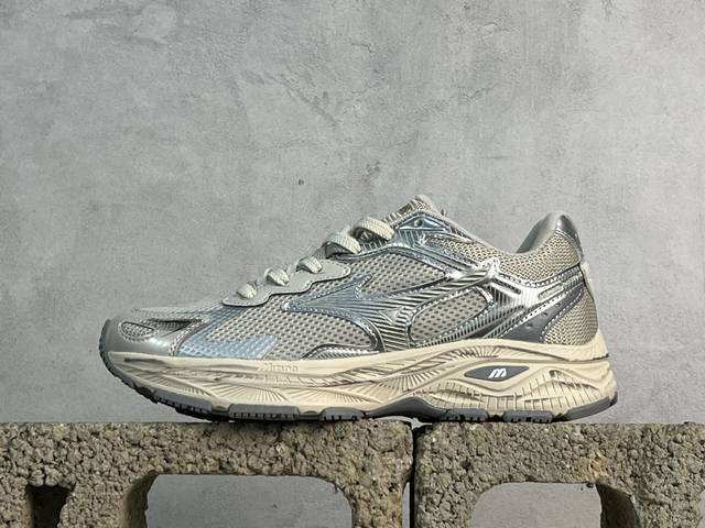放店私 Mizuno 美津浓 Sportstyle Speed 复古时尚休闲舒适减震运动跑步鞋 美津浓Wave机械缓震 可以说是机械缓震跑鞋科技的翘楚 有着非凡
